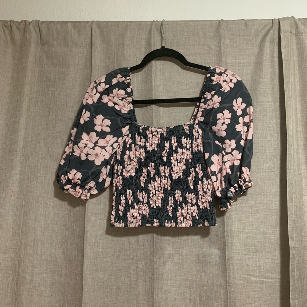 Fighting Eel | Ava Sky Top Hazel Size Small in Navy Cherry Blossom